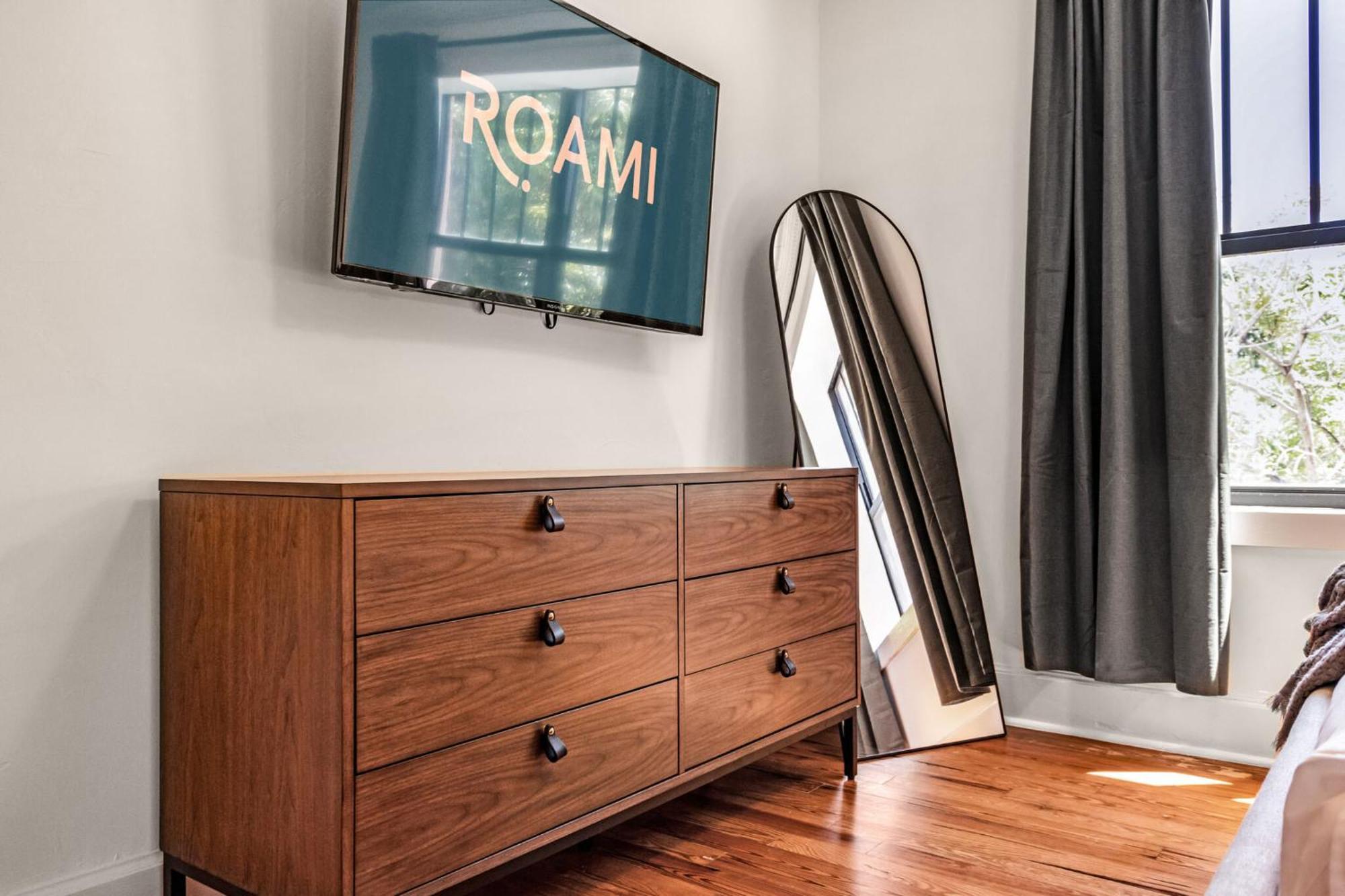 Roami At Tower Hotel - Calle Ocho ไมอามี ภายนอก รูปภาพ